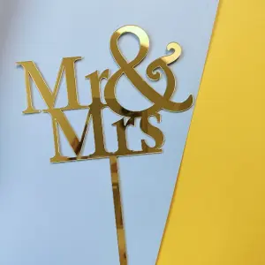 1 pcs Mr and Mrs cake topper