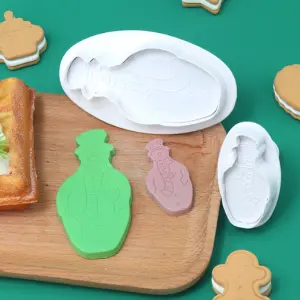 2 pcs Christmas snowman cookie plunger set
