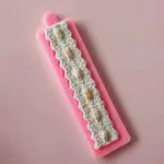 Embossed pattern edge silicone mould
