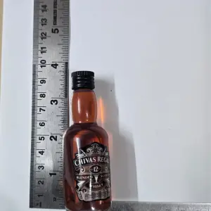 1 PC Non- Edible Miniature Mini Fake Alcohol chivas whisky bottle for cake decoration style 4