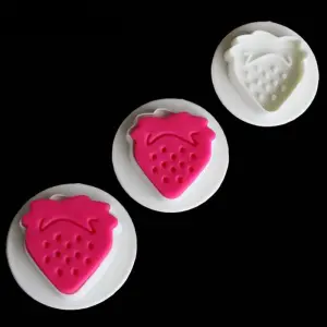 3 pcs strawberry Plunger cutter set