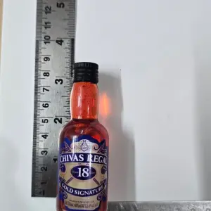 1 PC Non- Edible Miniature Mini Fake Alcohol chivas whisky bottle for cake decoration style 3