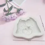 Couple holding hearts silicone mould