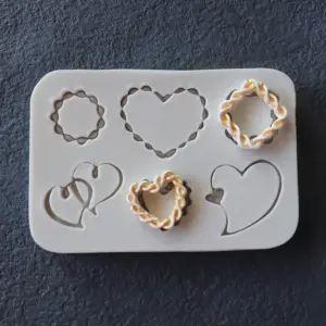 6 cavity love hearts silicone mould