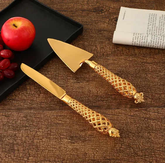 2 pcs Vintage Engraved Cake knife set
