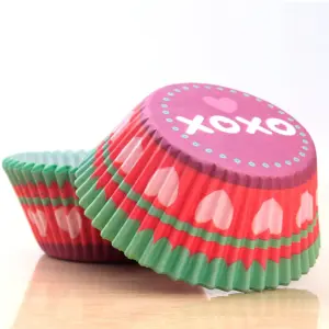 100 pcs Cute heart theme Cake Cups / Muffin Cups