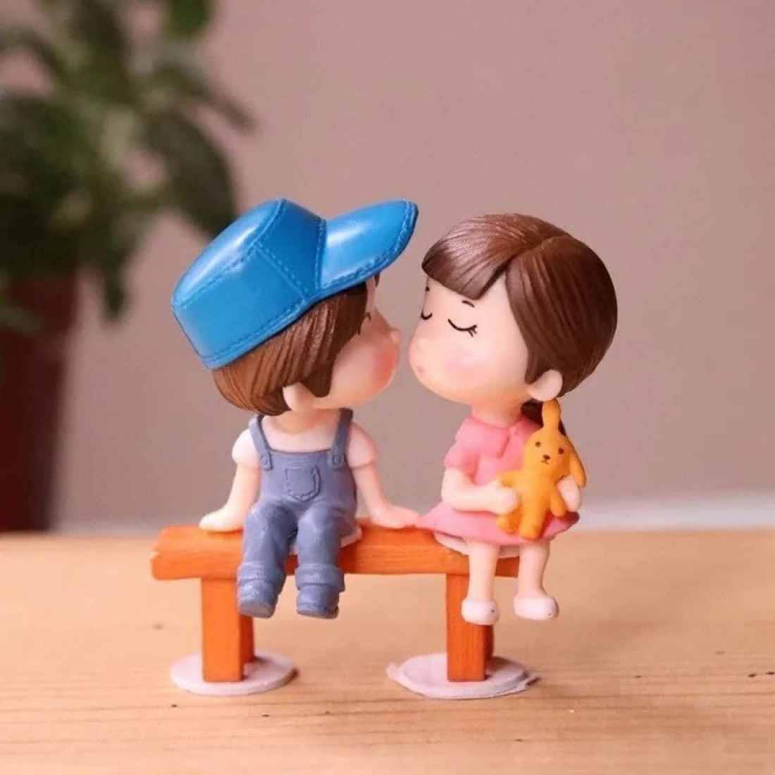 cute-couple-miniature-figurine-style-21-337-4-1100x1100-1.jpg
