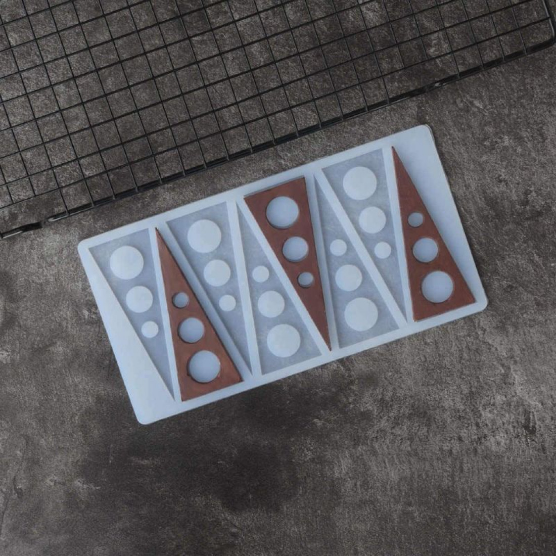 long-triangle-round-insert-silicone-chocolate-garnishing-mould-1-1100x1100-1.jpg